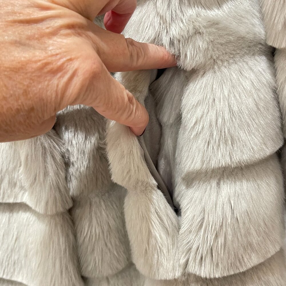 Eliza J Faux Fur Coat Jacket Gray Silver Floral Lining Petite Small - Picture 8 of 11